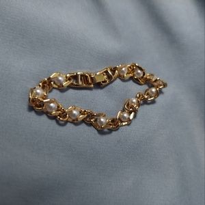 Gold chain pearl bracelets